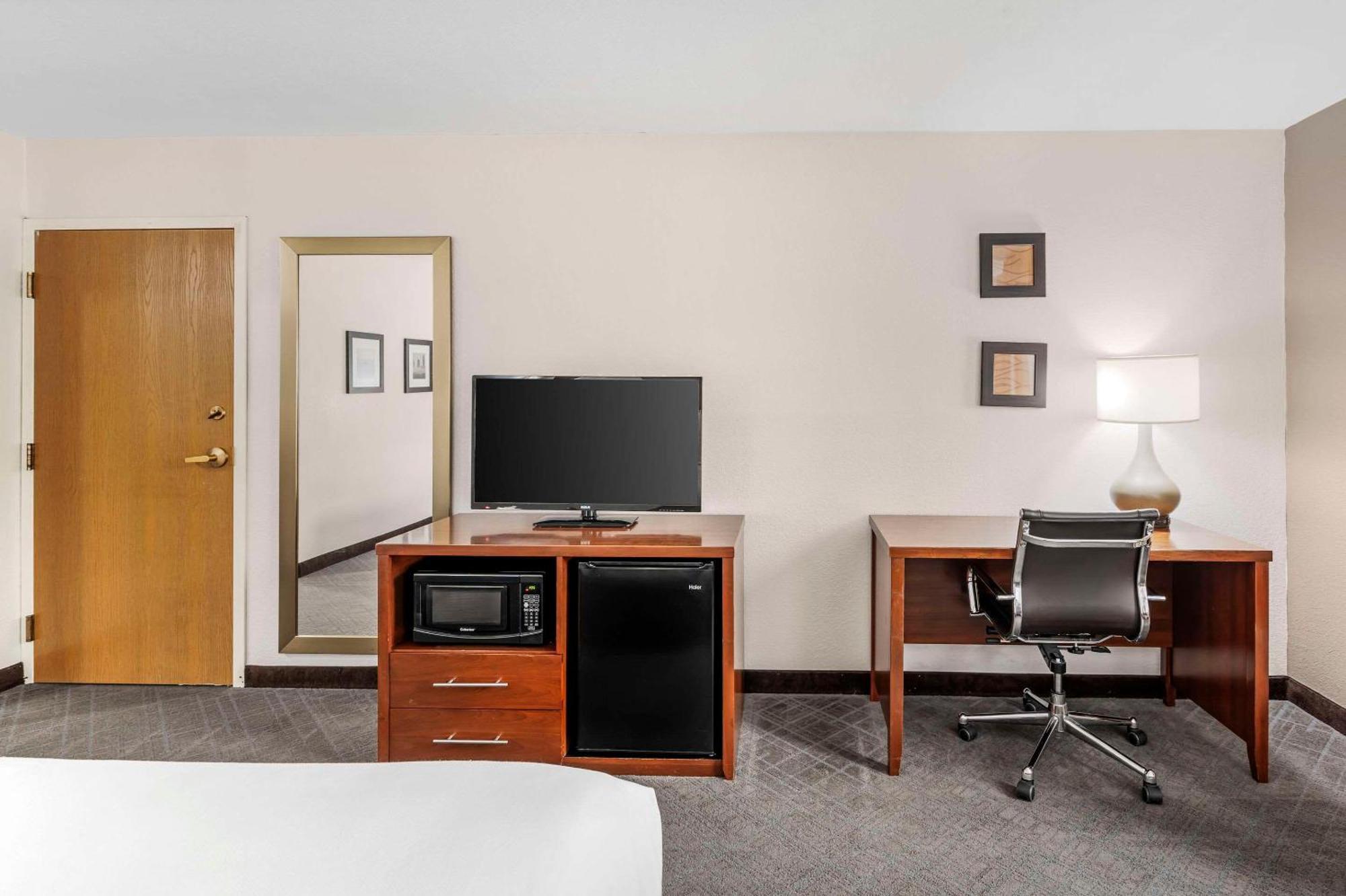 Comfort Inn Splash Harbor Bellville Bagian luar foto