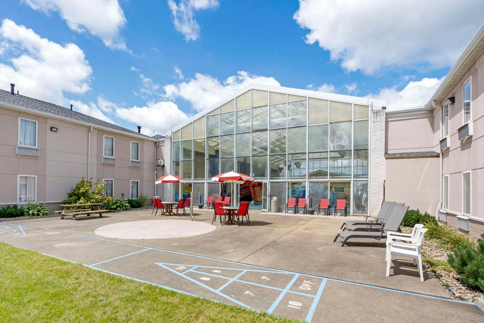 Comfort Inn Splash Harbor Bellville Bagian luar foto