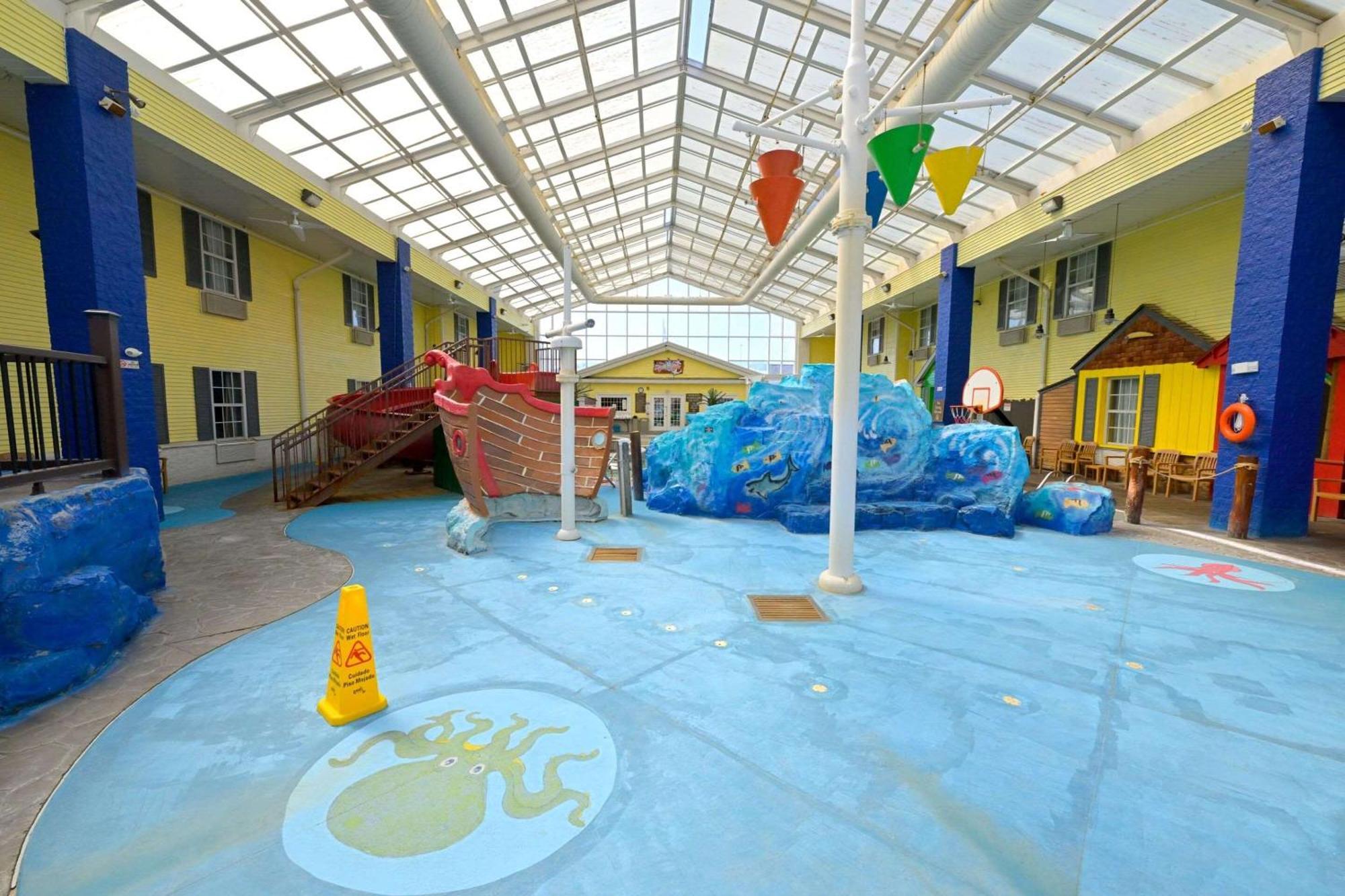 Comfort Inn Splash Harbor Bellville Bagian luar foto